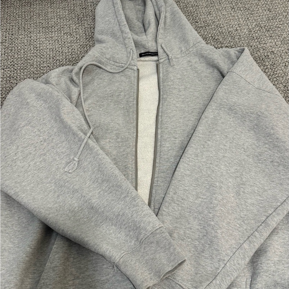 Brandy Melville zip up